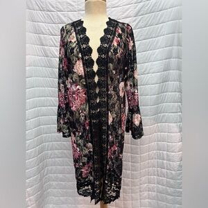 Floral Lace Kimono Robe in Black and Pink